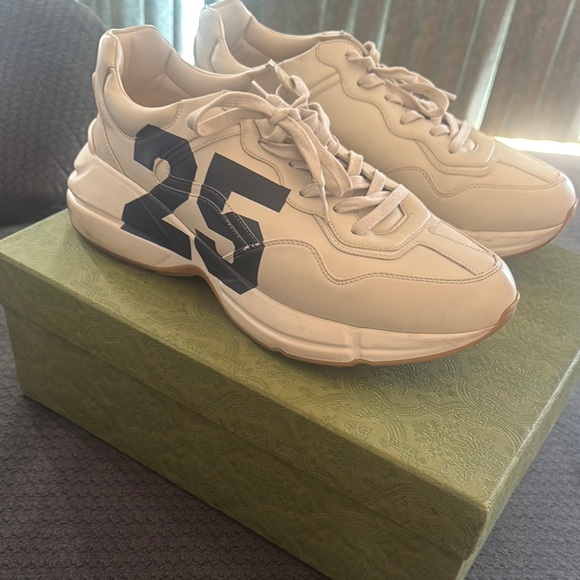 Gucci Men's White Sneakers - Picture 2 of 3